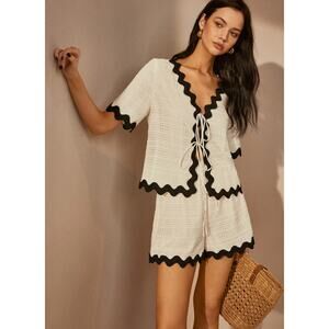 Contrast Trim V-Neck Shorts Set